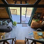 India A-frame Ledenik