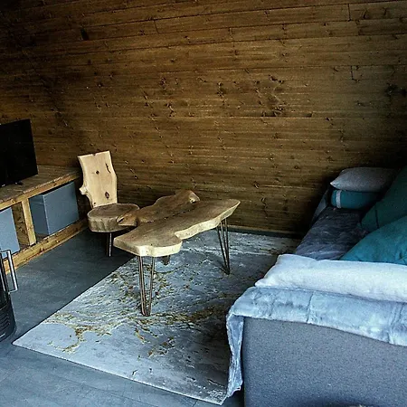 India A-frame Ledenik