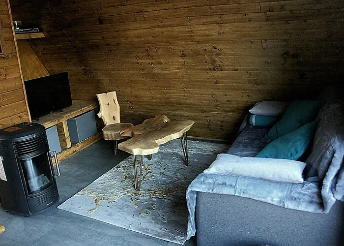 India A-frame Ledenik